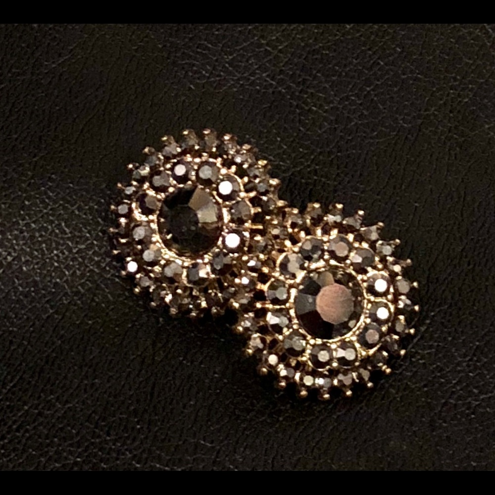 Black Rhinestone and Gold Earring - Picture 2 of 4